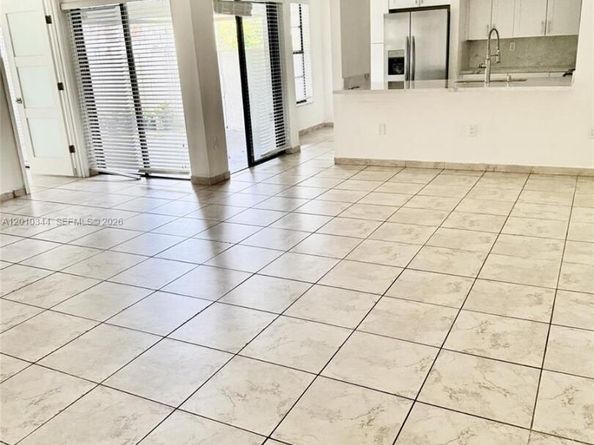8933 SW 123rd Ct 108, Miami FL 33186