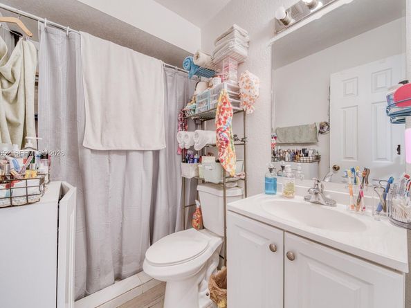 9459 SW 76th St R5, Miami FL 33173