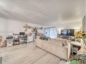 9459 SW 76th St R5, Miami FL 33173