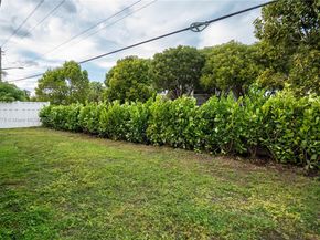 16061 La Costa Dr, Weston FL 33326