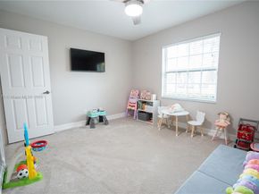 16061 La Costa Dr, Weston FL 33326