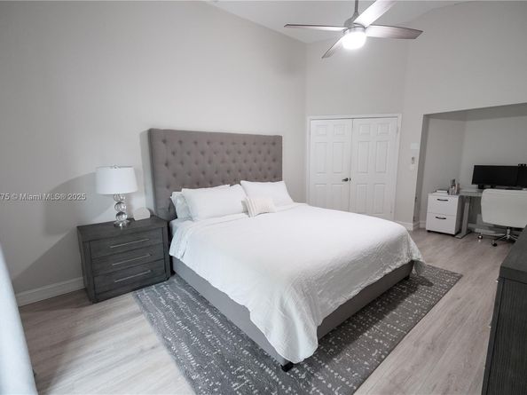 16061 La Costa Dr, Weston FL 33326