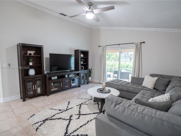 16061 La Costa Dr, Weston FL 33326