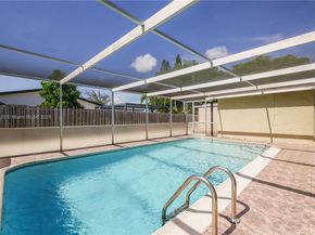 8801 NW 5th St, Pembroke Pines FL 33024