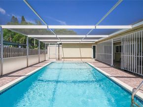 8801 NW 5th St, Pembroke Pines FL 33024