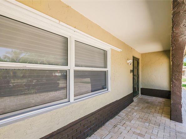 8801 NW 5th St, Pembroke Pines FL 33024
