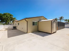 8801 NW 5th St, Pembroke Pines FL 33024