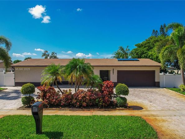 8801 NW 5th St, Pembroke Pines FL 33024
