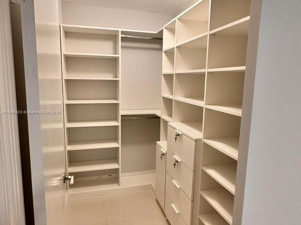 3610 Yacht Club Dr 215, Aventura FL 33180