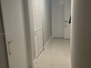 3610 Yacht Club Dr 215, Aventura FL 33180