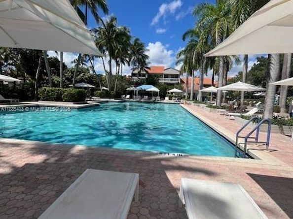 3610 Yacht Club Dr 215, Aventura FL 33180