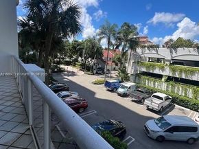 3610 Yacht Club Dr 215, Aventura FL 33180