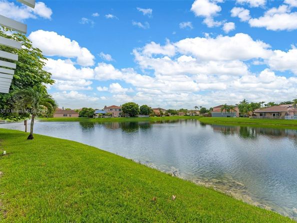 16300 SW 102nd St, Miami FL 33196