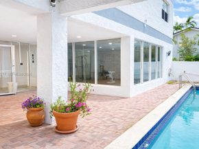 16508 NE 26th Ave 601, North Miami Beach FL 33160