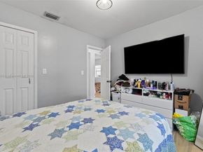 580 E 44th St, Hialeah FL 33013