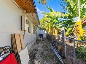 580 E 44th St, Hialeah FL 33013