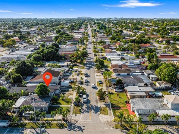 580 E 44th St, Hialeah FL 33013