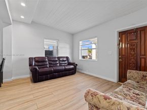 580 E 44th St, Hialeah FL 33013