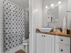 580 E 44th St, Hialeah FL 33013