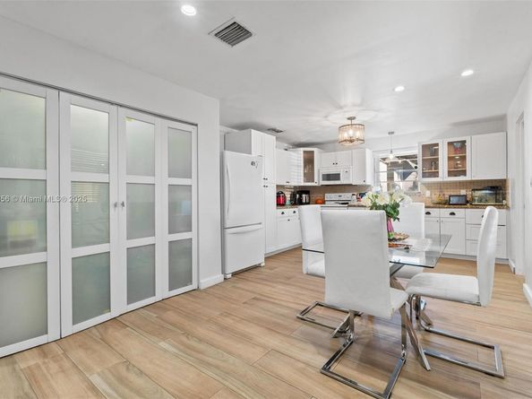 580 E 44th St, Hialeah FL 33013