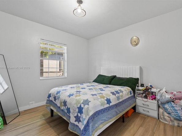 580 E 44th St, Hialeah FL 33013