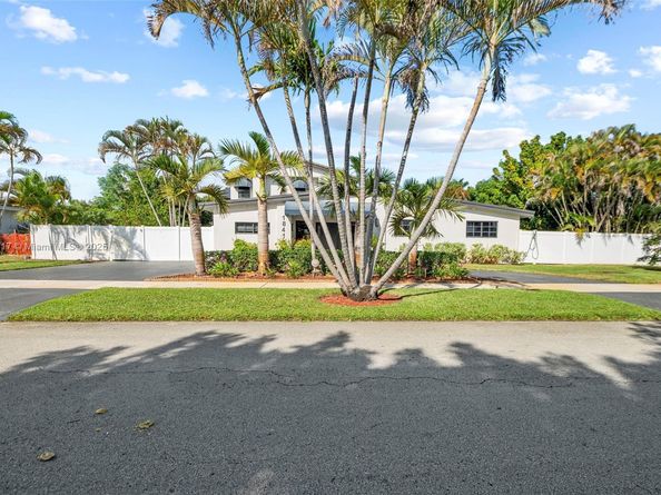 1841 NE 196th Ter, Miami FL 33179