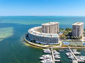 5 Grove Isle Dr PHS01, Coconut Grove FL 33131