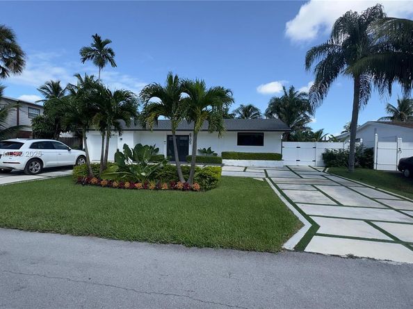 6705 Ficus Dr, Miramar FL 33023