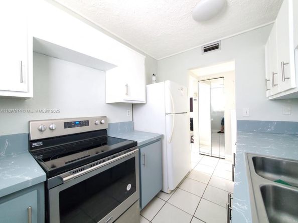 201 178th Dr 340, Sunny Isles Beach FL 33160