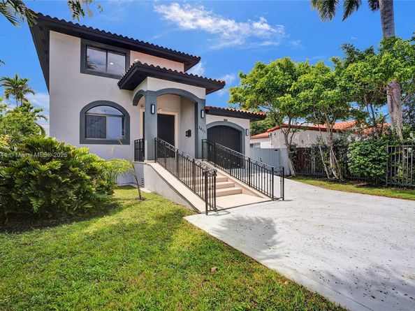 1411 Normandy Dr, Miami Beach FL 33141