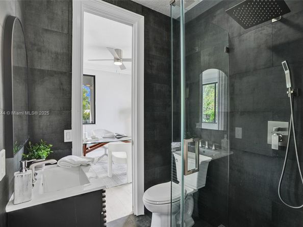 1411 Normandy Dr, Miami Beach FL 33141