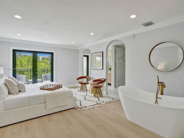 1411 Normandy Dr, Miami Beach FL 33141