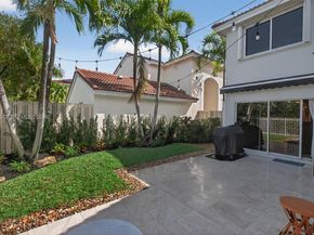 1860 Sweetbay Way, Hollywood FL 33019