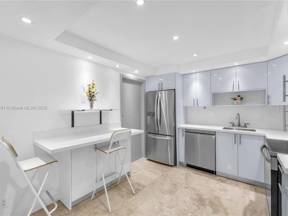 3161 S Ocean Dr 802, Hallandale Beach FL 33009