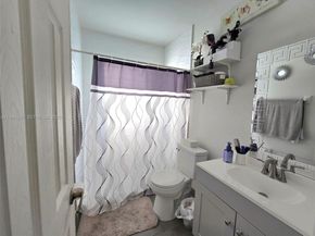 1265 W 24th St 201, Hialeah FL 33010