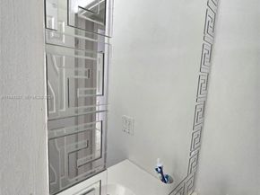 1265 W 24th St 201, Hialeah FL 33010