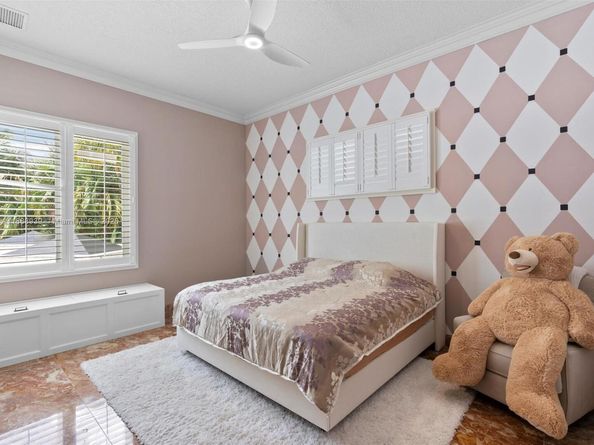 2941 Paddock Ln, Weston FL 33331