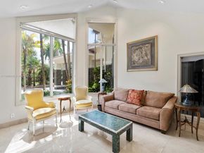 2941 Paddock Ln, Weston FL 33331