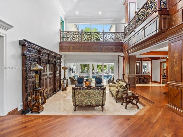 2941 Paddock Ln, Weston FL 33331