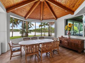 2941 Paddock Ln, Weston FL 33331