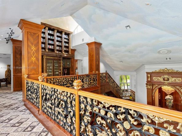 2941 Paddock Ln, Weston FL 33331