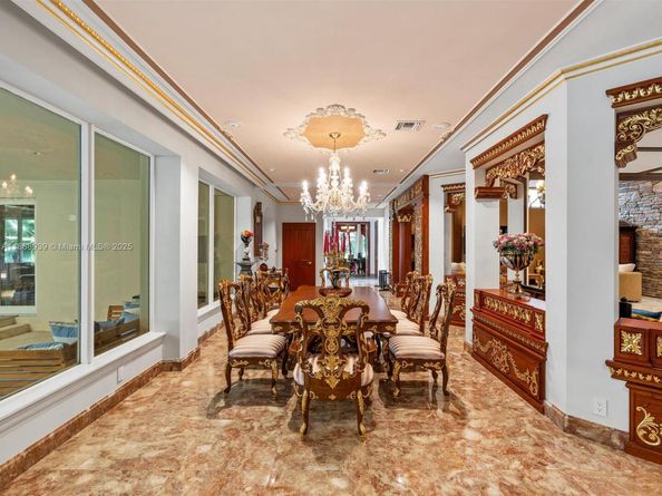 2941 Paddock Ln, Weston FL 33331