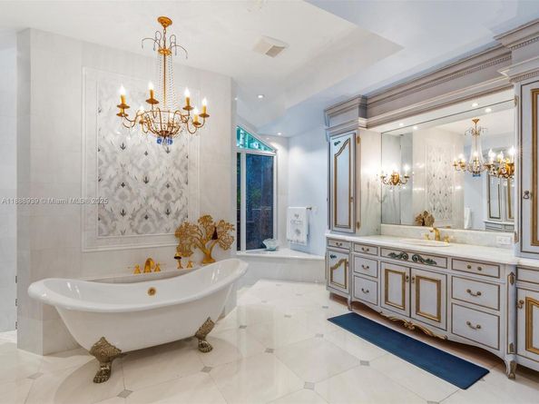 2941 Paddock Ln, Weston FL 33331