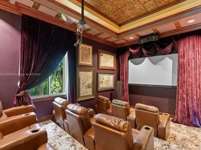 2941 Paddock Ln, Weston FL 33331