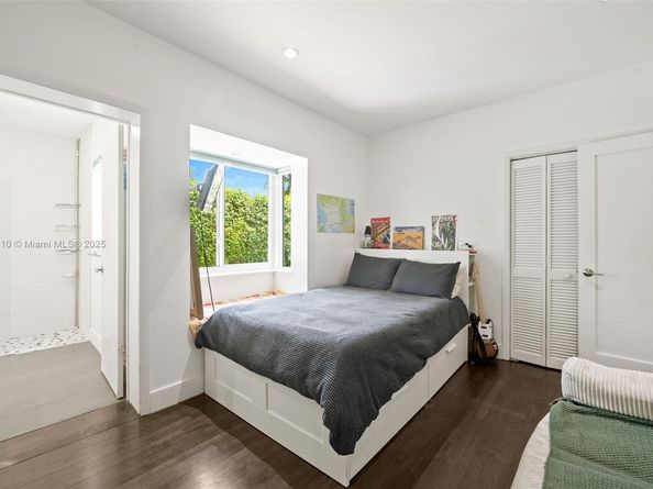 6610 Santona St, Coral Gables FL 33146