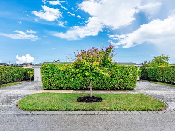9370 SW 61st St, Miami FL 33173