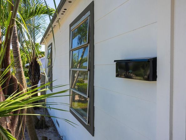 812 33rd St, West Palm Beach FL 33407