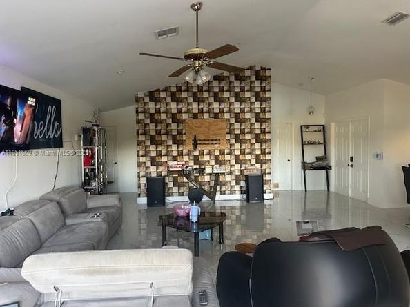 10000 SW 9th Ct, Pembroke Pines FL 33025