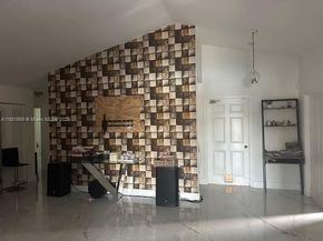 10000 SW 9th Ct, Pembroke Pines FL 33025
