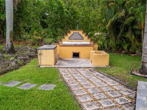 6200 SW 97th Ave, Miami FL 33173